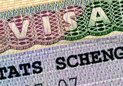 МИД отрицает, что украинцам стали меньше выдавать визы