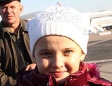 Із Януковичем на Кубу поїхала дівчинка, яка потребує допомоги місцевих лікарів Із Януковичем на Кубу поїхала дівчинка, яка потребує допомоги місцевих лікарів