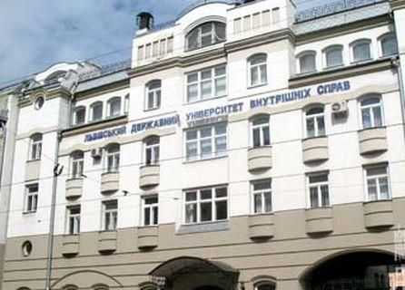 Прокуратура: У справі викрадення зброї з львівського вузу допитано 40 свідків Прокуратура: У справі викрадення зброї з львівського вузу допитано 40 свідків