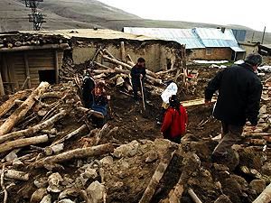 У Туреччині внаслідок землетрусу завалились щонайменше 25 будівель У Туреччині внаслідок землетрусу завалились щонайменше 25 будівель