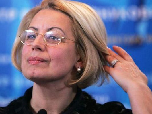 Анну Герман забросали яйцами Анну Герман забросали яйцами