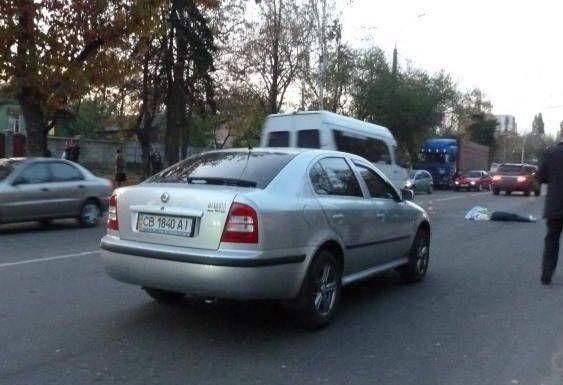 У Чернігові син депутата збив на смерть жінку У Чернігові син депутата збив на смерть жінку