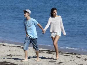 Джастін Бібер і Селена Гомес "всиновили" щеня Джастін Бібер і Селена Гомес "всиновили" щеня