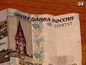 Україна бере на себе значні валютні ризики