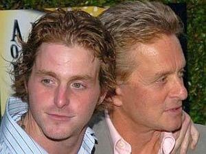 Сын Майкла Дугласа сядет в тюрьму на 20 лет Сын Майкла Дугласа сядет в тюрьму на 20 лет