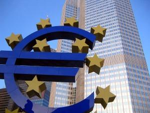 Банки почти согласились списать 50% по госдолгу Греции