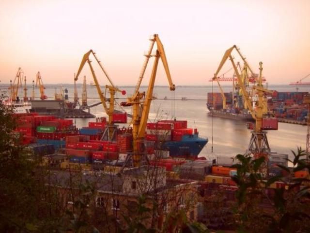 В одеських портах і на митниці відкриють "Єдине вікно" В одеських портах і на митниці відкриють "Єдине вікно"