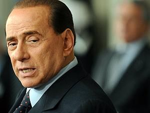 Берлускони согласился уйти в декабре в обмен на пенсионную реформу