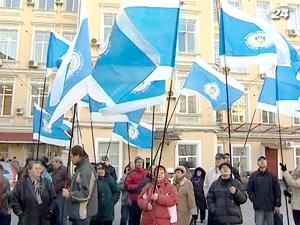 Профспілки прийшли до суду відстоювати будинок, який їм належить