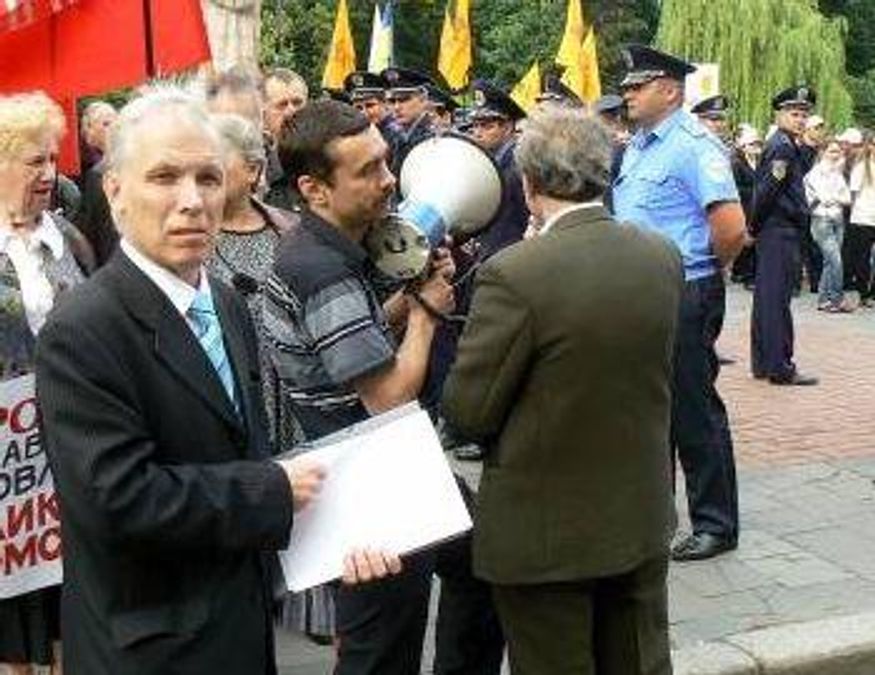 Во Львове запретили антифашистский конгресс из-за приезда Януковича Во Львове запретили антифашистский конгресс из-за приезда Януковича