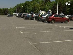 В столице останется только один коммунальный парковщик