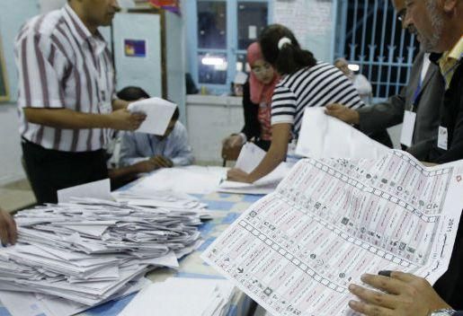 На выборах в Тунисе победила исламистская партия На выборах в Тунисе победила исламистская партия