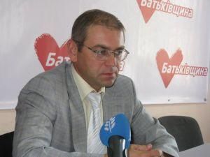 У БЮТі заявляють, що Тимошенко не переводила гроші на рахунки Лазаренка У БЮТі заявляють, що Тимошенко не переводила гроші на рахунки Лазаренка