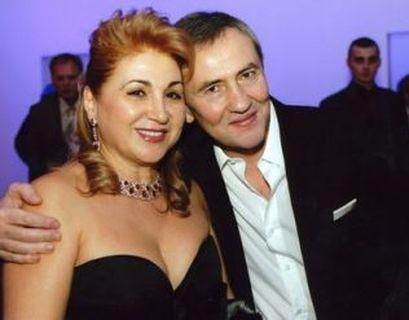 Суд дал 2 месяца Черновецкому и Айвазовой для примирения Суд дал 2 месяца Черновецкому и Айвазовой для примирения