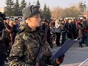 Осенний призыв: 26,6 тысяч призывников пошли в армию Осенний призыв: 26,6 тысяч призывников пошли в армию