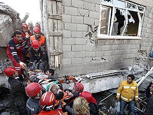 У Туреччині перестали шукати живих У Туреччині перестали шукати живих