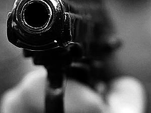 Донецьк: Захищаючись, журналіст розстріляв нападників Донецьк: Захищаючись, журналіст розстріляв нападників