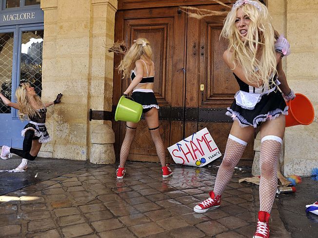 FEMEN провели у Франції акцію проти Стросс-Кана