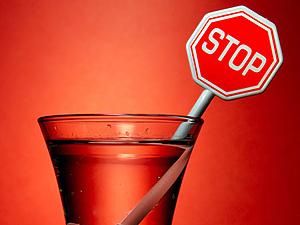 На Ровенщине запретили продавать алкоголь ночью На Ровенщине запретили продавать алкоголь ночью