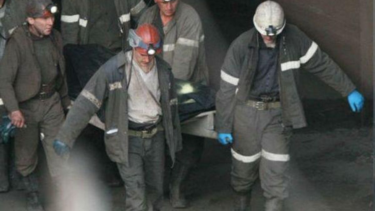 На Донеччині у неробочій шахті загинуло двоє гірників На Донеччині у неробочій шахті загинуло двоє гірників