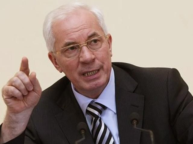 Азаров хочет больше контроля над выдачей кредитов Азаров хочет больше контроля над выдачей кредитов