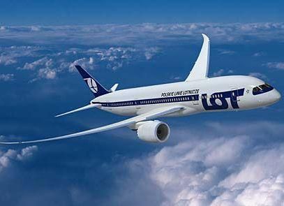 Над Варшавою кружляє літак, який не може приземлитись Над Варшавою кружляє літак, який не може приземлитись