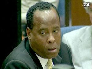 Главный свидетель защиты дал показания против врача Майкла Джексона