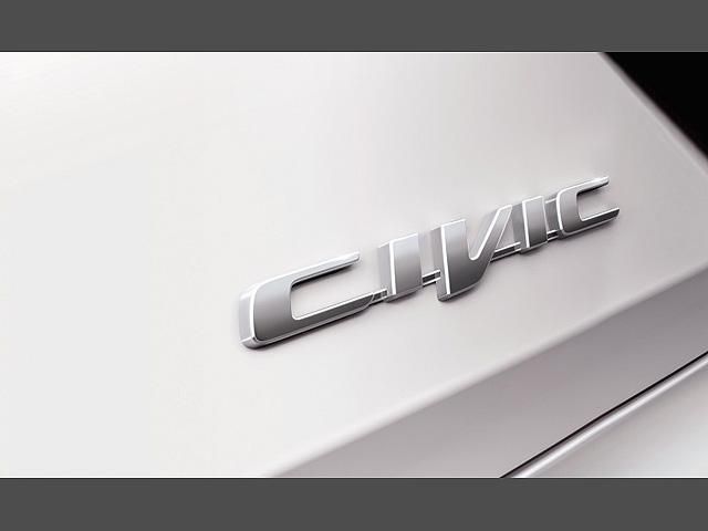 Японці показали європейський хетчбек Японці показали європейський хетчбек