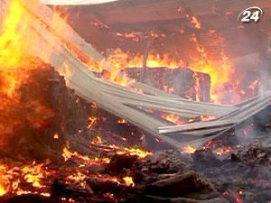 Пожар в Чернигове уничтожил около 100 тонн туалетной бумаги Пожар в Чернигове уничтожил около 100 тонн туалетной бумаги