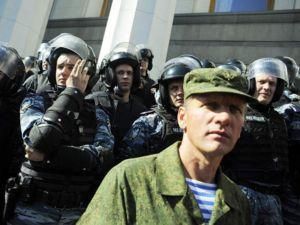 Под Кабмином порядок не нарушают Под Кабмином порядок не нарушают