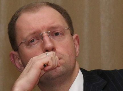 Яценюк: Заяви Януковича про "збройні напади" можуть свідчити про намір "закрутити гайки"