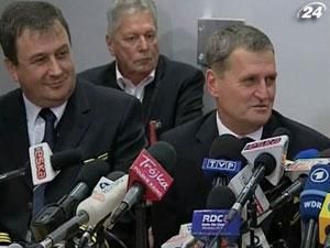 Пілот, який посадив Boeing 767 без шасі, став зіркою соцмереж Пілот, який посадив Boeing 767 без шасі, став зіркою соцмереж