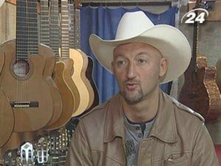 Алексей Мочанов: С ужасом вспоминаю, как играл на баяне Алексей Мочанов: С ужасом вспоминаю, как играл на баяне