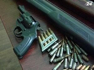МВС: В Україні таки купували зброю для нападів на державні установи
