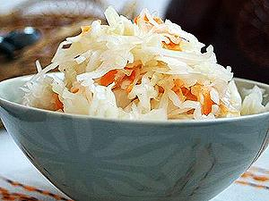 На Харьковщине 26 учеников отравились капустой