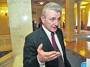 Нардеп від ПР: У парламенті існує практика вкидання кількох бюлетенів однією людиною Нардеп від ПР: У парламенті існує практика вкидання кількох бюлетенів однією людиною