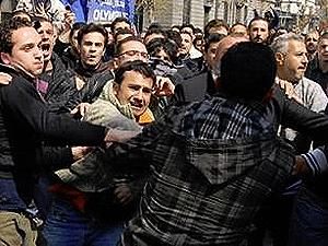 У Сирії все більше людей виходять на протести У Сирії все більше людей виходять на протести