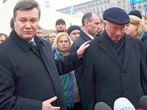 Янукович та Азаров втрачають довіру у "Народному рейтингу"