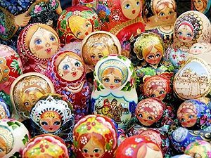 Провідниця-контрабандистка везла із Москви 101 матрьошку Провідниця-контрабандистка везла із Москви 101 матрьошку