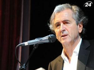 Журналіст: Париж таємно постачав зброю лівійським повстанцям Журналіст: Париж таємно постачав зброю лівійським повстанцям