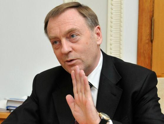 Лавринович: ПАСЕ не имеет права угрожать Украине