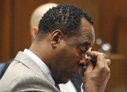 Врача Джексона признали виновным в смерти певца Врача Джексона признали виновным в смерти певца