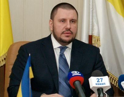 Азаров доручив новому податківцю вивести економіку з тіні, щоб наповнити Пенсійний фонд Азаров доручив новому податківцю вивести економіку з тіні, щоб наповнити Пенсійний фонд