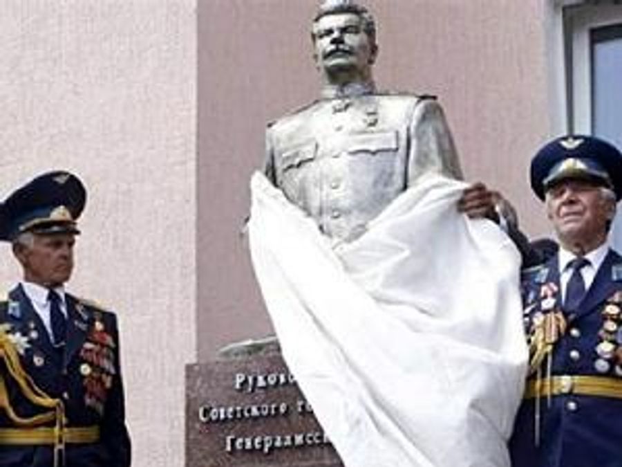 В Запорожье хотят демонтировать недавно установленного Сталина