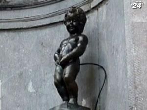 Маннекен Пис или Писающий мальчик - одна из достопримечательностей Брюсселя Маннекен Пис или Писающий мальчик - одна из достопримечательностей Брюсселя