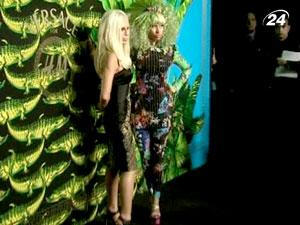 Леди Гага продолжает вдохновлять дизайнеров