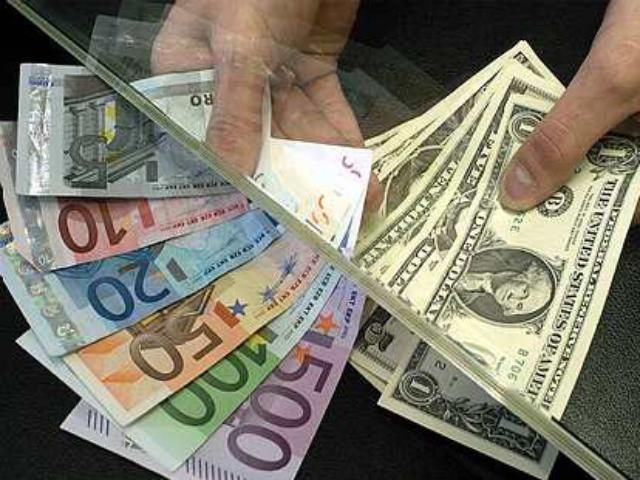 Украинцы продолжают скупать валюту - 10 ноября 2011 - Телеканал новин 24