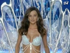 Нова колекція Victoria's Secret зібрала моделей та зірок шоу-бізу