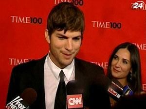 Демі Мур вирішила не подавати на розлучення через зраду Катчера Демі Мур вирішила не подавати на розлучення через зраду Катчера