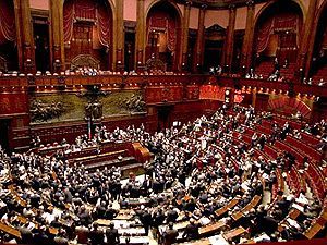 Италия: Парламент одобрил план Берлускони